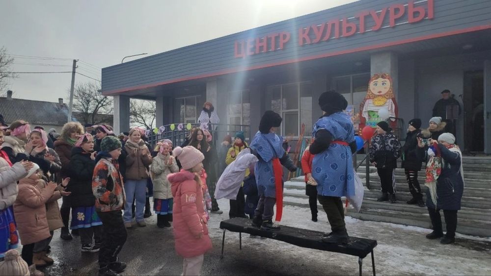 Масленичные гуляния «Зиму провожаем, весну зазываем!» Масленичные гуляния «Зиму провожаем, весну зазываем!»