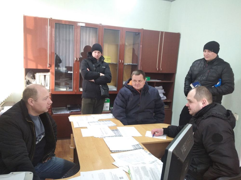 Во исполнение поручения Главы Донецкой Народной Республики Дениса Владимировича Пушилина, с целью реализации мероприятий по восстановления и установки наружного освещения в населенных пунктах Старобешевского муниципального... Во исполнение поручения Главы Донецкой Народной Республики Дениса Владимировича Пушилина, с целью реализации мероприятий по восстановления и установки наружного освещения в населенных пунктах Старобешевского муниципального...