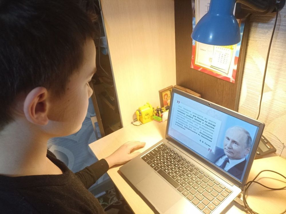 Для школьников Ждановки провели занятие о Международном женском дне Для школьников Ждановки провели занятие о Международном женском дне