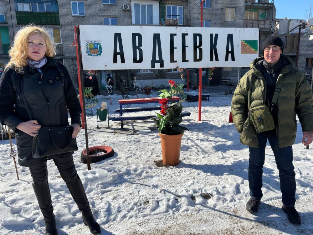 Наталья Курянская вместе с Главой ДНР и московскими блогерами посетили Авдеевку Наталья Курянская вместе с Главой ДНР и московскими блогерами посетили Авдеевку