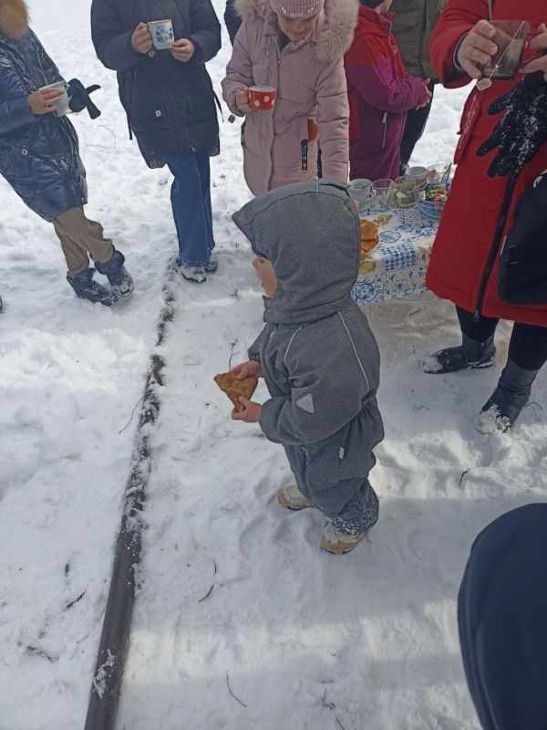 Масленичное гуляние прошло в поселке Гурты города Горловка Масленичное гуляние прошло в поселке Гурты города Горловка