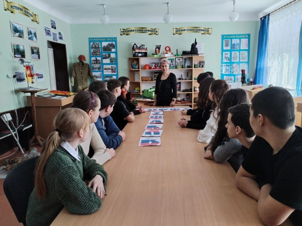 В школе Ждановки прошел урок о штурме крепости Корфу В школе Ждановки прошел урок о штурме крепости Корфу