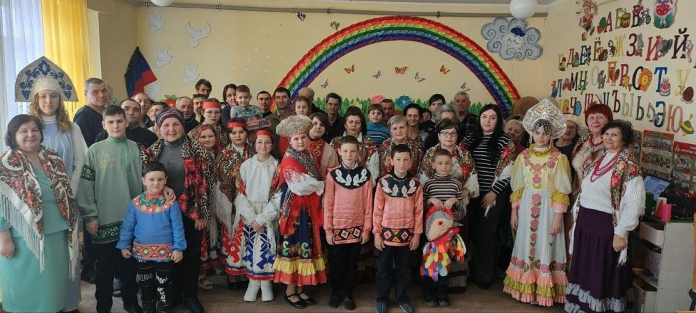 Александр Качанов: В Докучаевске прошел праздник Масленицы для жителей ПВР Александр Качанов: В Докучаевске прошел праздник Масленицы для жителей ПВР