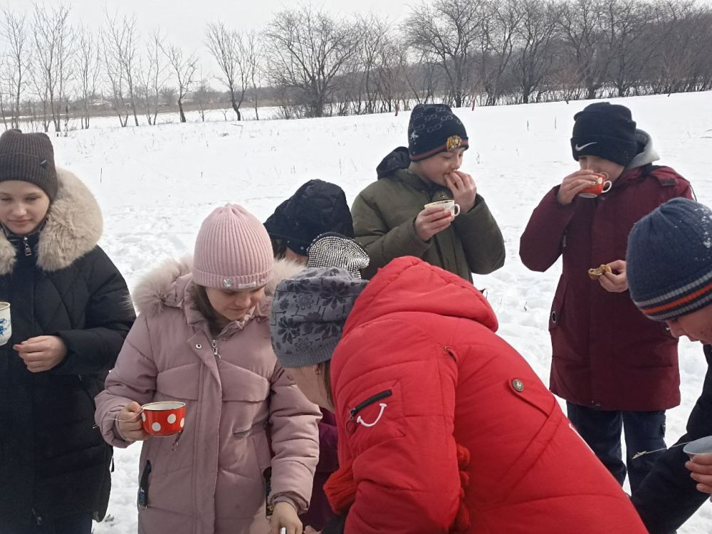 Масленичное гуляние прошло в поселке Гурты города Горловка Масленичное гуляние прошло в поселке Гурты города Горловка