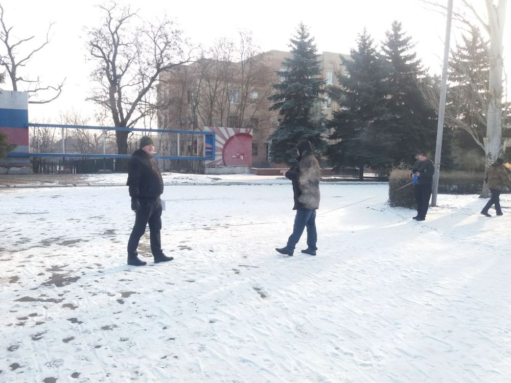 Во исполнение поручения Главы Донецкой Народной Республики Дениса Владимировича Пушилина, с целью реализации мероприятий по восстановления и установки наружного освещения в населенных пунктах Старобешевского муниципального... Во исполнение поручения Главы Донецкой Народной Республики Дениса Владимировича Пушилина, с целью реализации мероприятий по восстановления и установки наружного освещения в населенных пунктах Старобешевского муниципального...