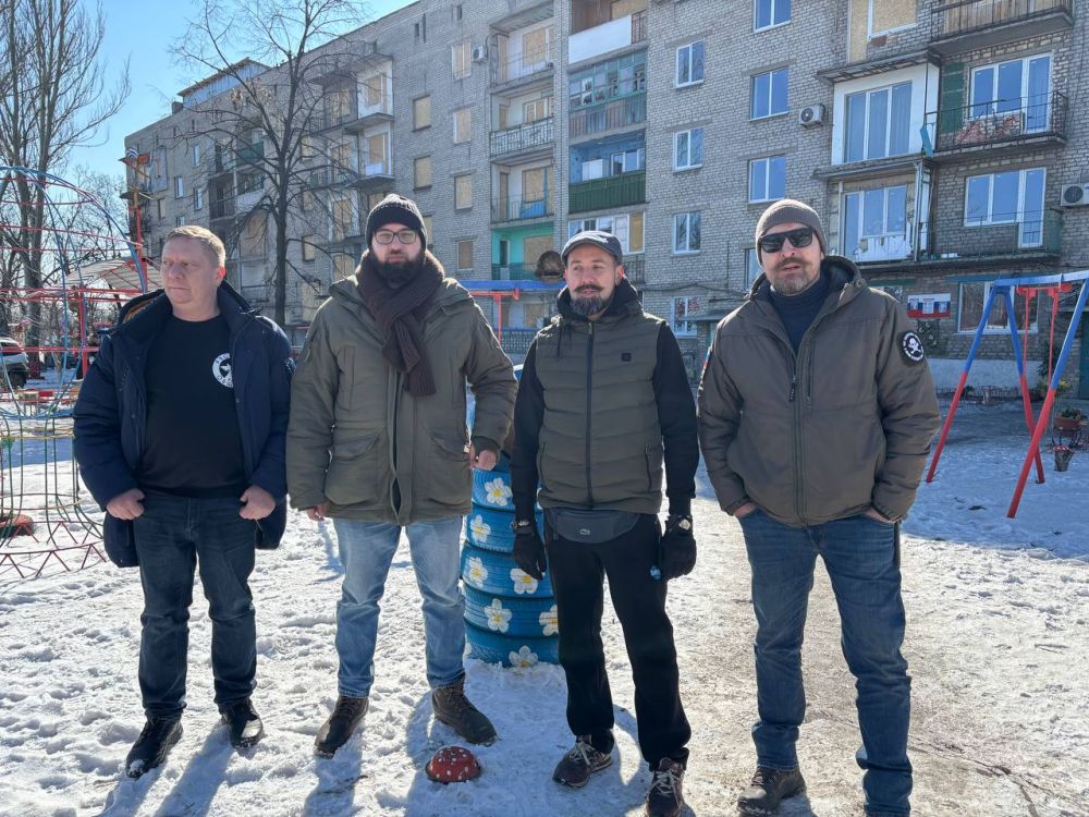 Наталья Курянская вместе с Главой ДНР и московскими блогерами посетили Авдеевку Наталья Курянская вместе с Главой ДНР и московскими блогерами посетили Авдеевку