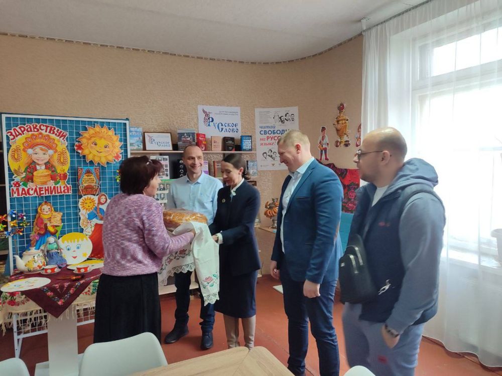 С дружественным визитом городской округ Иловайск, в очередной раз, посетили Аршанский Александр Валерьевич - глава муниципального округа Бибирево города Москвы, Абысова Вероника Александровна - помощник депутата Народного... С дружественным визитом городской округ Иловайск, в очередной раз, посетили Аршанский Александр Валерьевич - глава муниципального округа Бибирево города Москвы, Абысова Вероника Александровна - помощник депутата Народного...