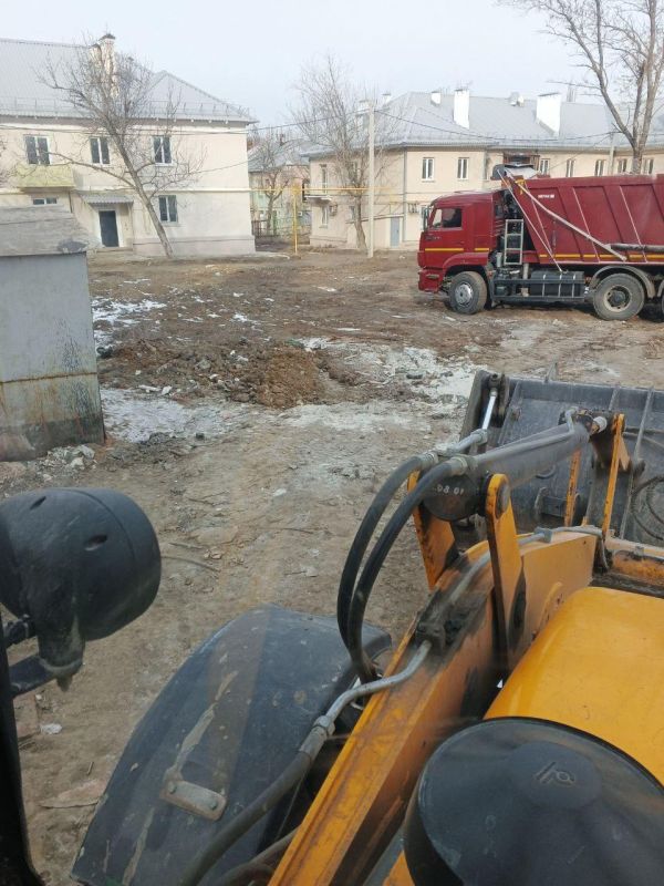 На левобережье коммунальщики вывезли порядка 60 кубов мусора На левобережье коммунальщики вывезли порядка 60 кубов мусора