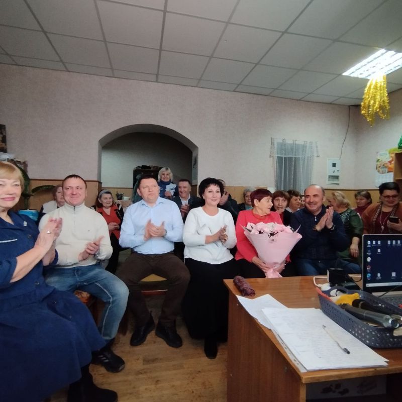 Валентина Харлашка: Сегодня, в преддверии Международного женского дня - 8 марта совместно с мужской половиной депутатского корпуса Макеевского городского совета поздравили активисток Совета женщин города Макеевки Валентина Харлашка: Сегодня, в преддверии Международного женского дня - 8 марта совместно с мужской половиной депутатского корпуса Макеевского городского совета поздравили активисток Совета женщин города Макеевки