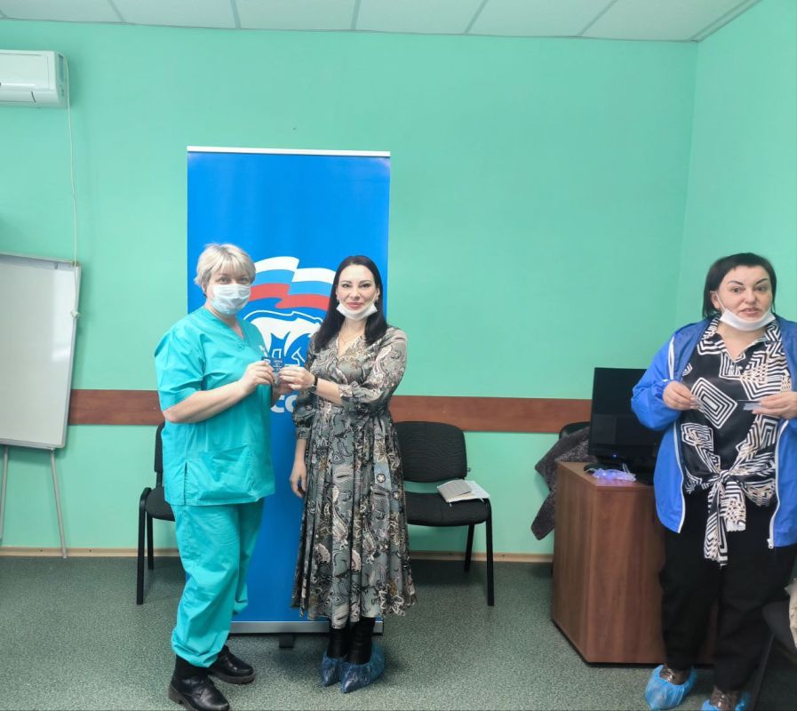 Вручение партийных билетов Вручение партийных билетов