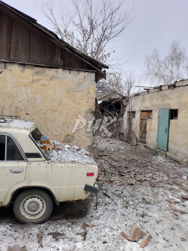 Иван Приходько: Последствия артобстрела центра Горловки со стороны украинских террористов Иван Приходько: Последствия артобстрела центра Горловки со стороны украинских террористов