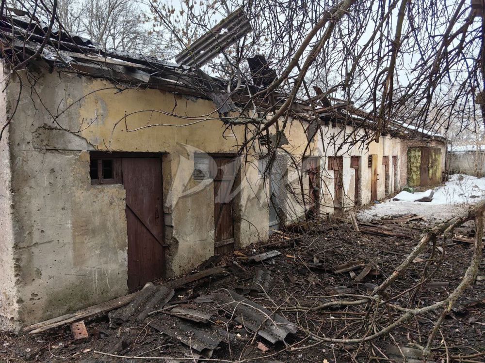 Иван Приходько: Последствия артобстрела центра Горловки со стороны украинских террористов Иван Приходько: Последствия артобстрела центра Горловки со стороны украинских террористов