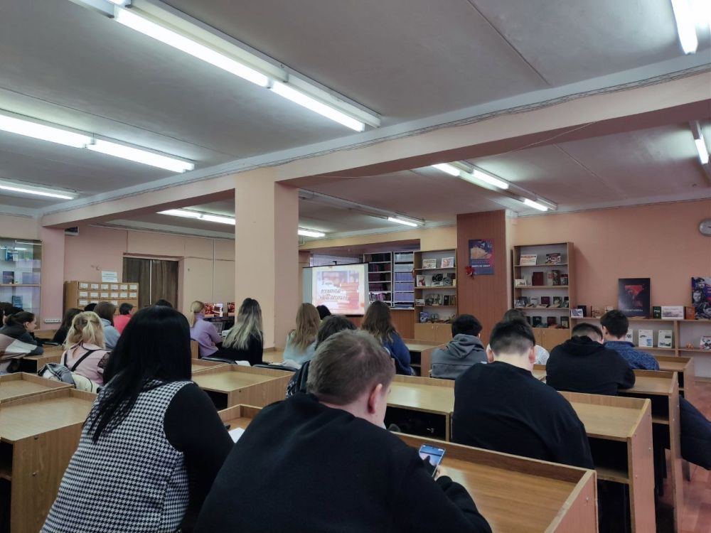 Познавательный час. «Литература: век нынешний и век минувший» – под таким названием прошел 4 марта познавательный час, посвященный Всемирному дню писателя Познавательный час. «Литература: век нынешний и век минувший» – под таким названием прошел 4 марта познавательный час, посвященный Всемирному дню писателя