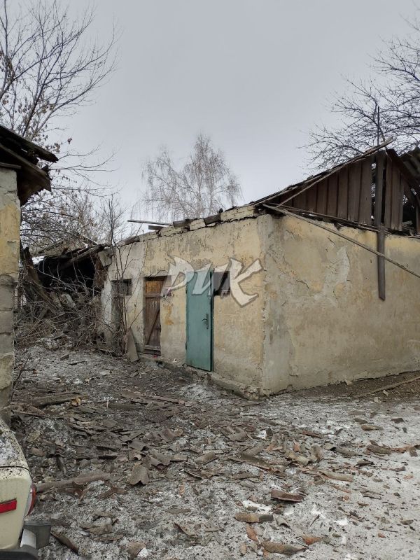 Иван Приходько: Последствия артобстрела центра Горловки со стороны украинских террористов Иван Приходько: Последствия артобстрела центра Горловки со стороны украинских террористов