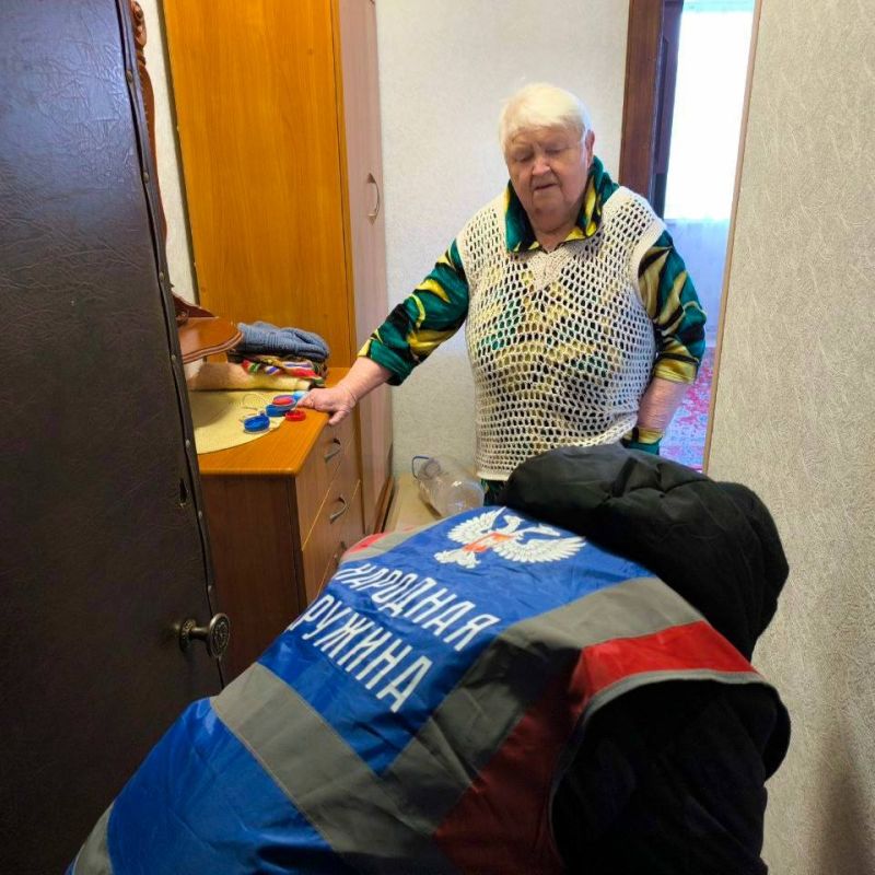 Михаил Меренков: Во исполнение поручения Главы Донецкой Народной Республики Дениса Владимировича Пушилина Управой Буденновского внутригородского района совместно с представителями общественной организации «Народная дружина»... Михаил Меренков: Во исполнение поручения Главы Донецкой Народной Республики Дениса Владимировича Пушилина Управой Буденновского внутригородского района совместно с представителями общественной организации «Народная дружина»...
