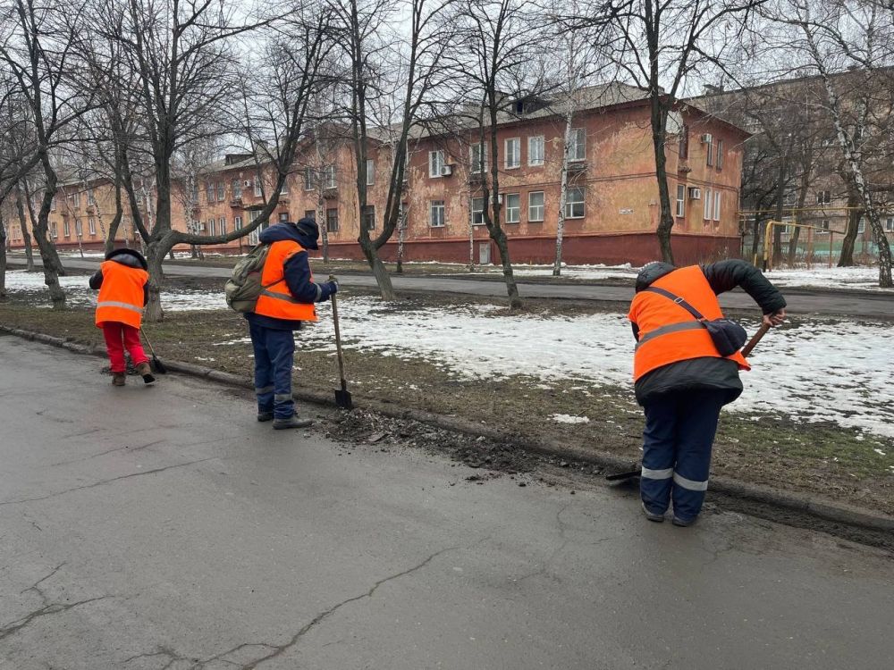 МУП «Простор» ежедневно выполняет все необходимые работы по содержанию городских улиц МУП «Простор» ежедневно выполняет все необходимые работы по содержанию городских улиц