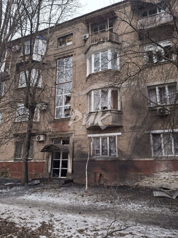 Иван Приходько: Последствия артобстрела центра Горловки вечером 3 марта Иван Приходько: Последствия артобстрела центра Горловки вечером 3 марта