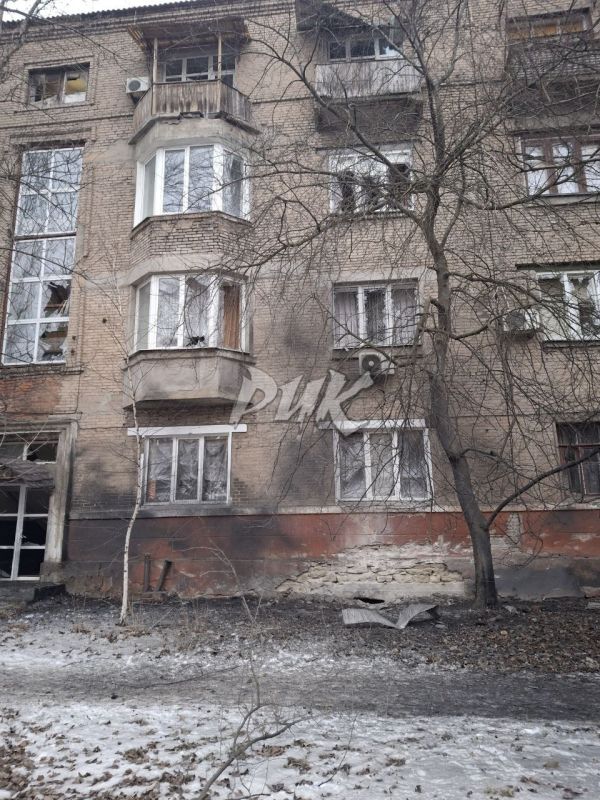 Иван Приходько: Последствия артобстрела центра Горловки вечером 3 марта Иван Приходько: Последствия артобстрела центра Горловки вечером 3 марта