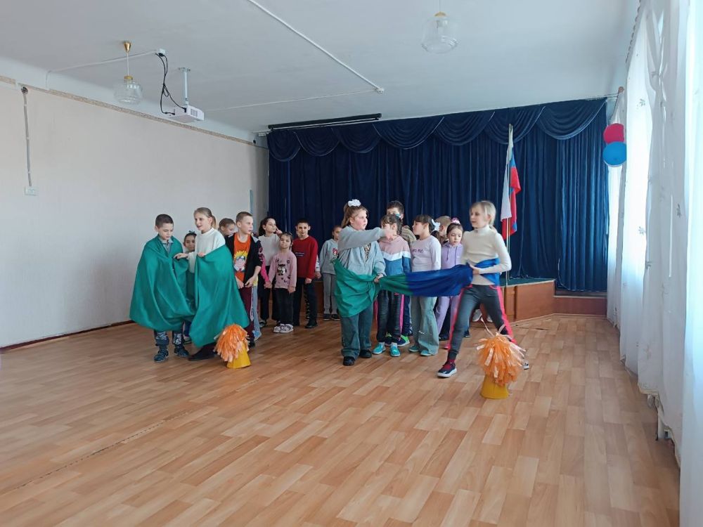 Вчера, 3 марта в рамках мероприятий социального партнёрства, аниматоры Городского дворца культуры г. Зугрэсса провели для обучающихся начальных классов развлекательное мероприятие "Фольклорные забавы", посвящённые встрече... Вчера, 3 марта в рамках мероприятий социального партнёрства, аниматоры Городского дворца культуры г. Зугрэсса провели для обучающихся начальных классов развлекательное мероприятие "Фольклорные забавы", посвящённые встрече...