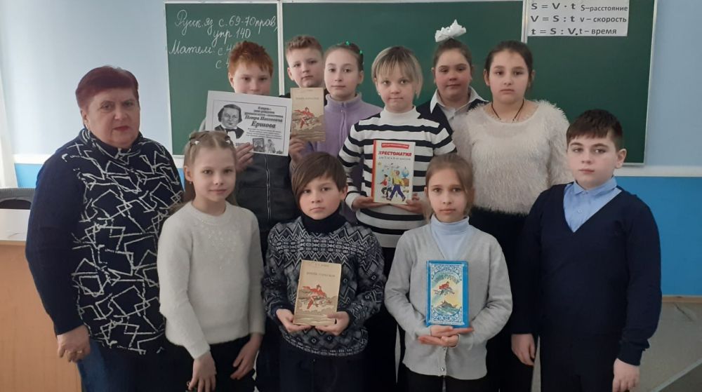 Добрый сказочник Ершов. История о Коньке Горбунке вот уже более ста лет остается одной из самых любимых детьми сказок. Произведение неоднократно исключали из школьной программы, но через некоторое время возвращали вновь Добрый сказочник Ершов. История о Коньке Горбунке вот уже более ста лет остается одной из самых любимых детьми сказок. Произведение неоднократно исключали из школьной программы, но через некоторое время возвращали вновь