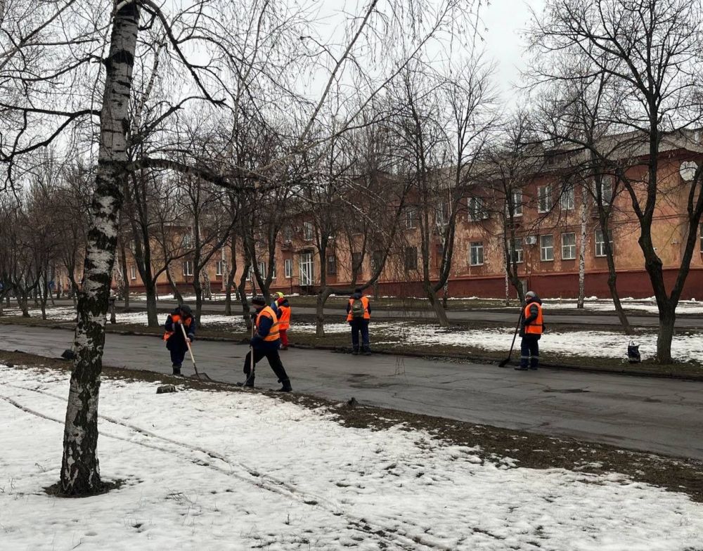 МУП «Простор» ежедневно выполняет все необходимые работы по содержанию городских улиц МУП «Простор» ежедневно выполняет все необходимые работы по содержанию городских улиц
