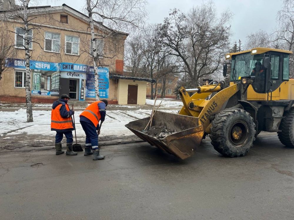 МУП «Простор» ежедневно выполняет все необходимые работы по содержанию городских улиц МУП «Простор» ежедневно выполняет все необходимые работы по содержанию городских улиц