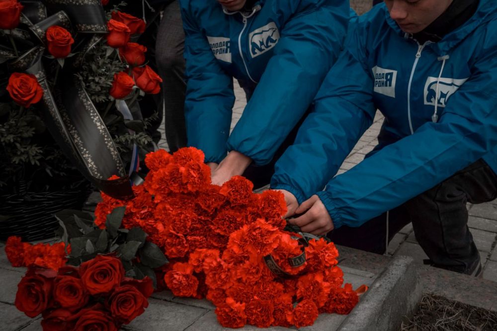 100 активистов вместе с Артёмом Жога почтили память «Вохи» 100 активистов вместе с Артёмом Жога почтили память «Вохи»