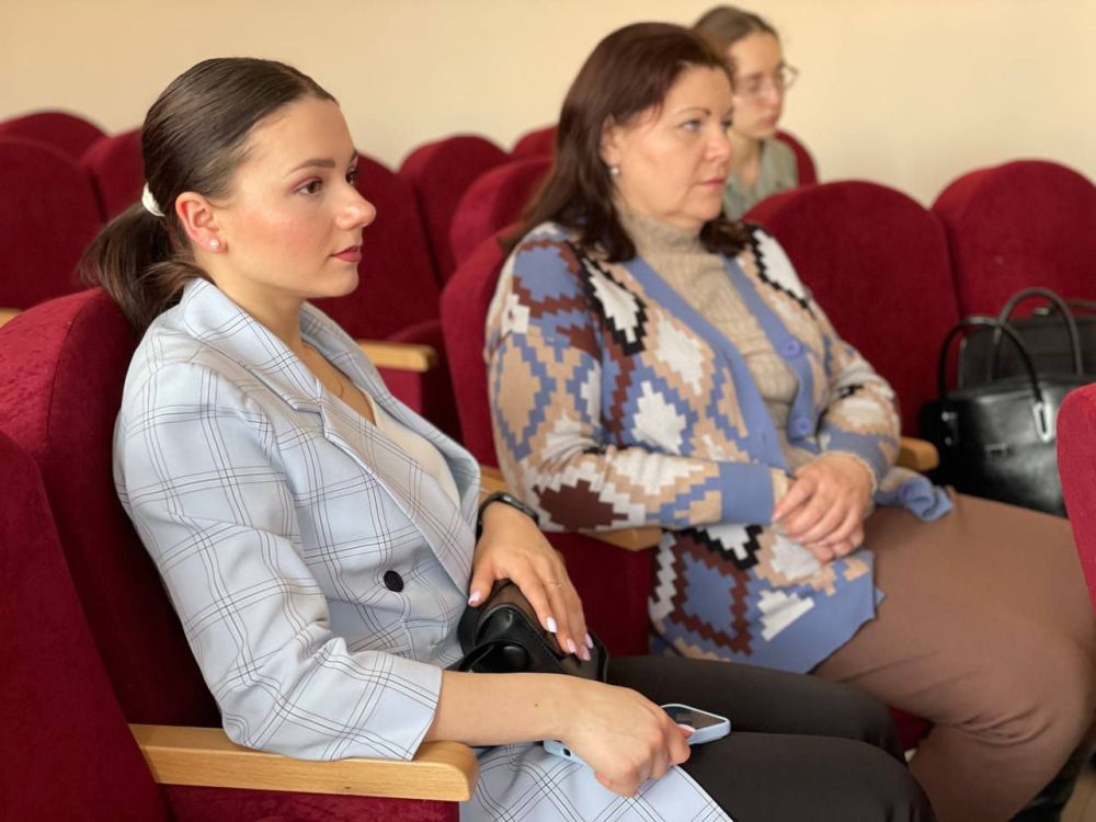 5 марта, в формате ВКС состоялась встреча сотрудников отдела по делам молодежи и спорта администрации Ясиноватского МО и активной молодёжи с представителями из города Челябинска 5 марта, в формате ВКС состоялась встреча сотрудников отдела по делам молодежи и спорта администрации Ясиноватского МО и активной молодёжи с представителями из города Челябинска