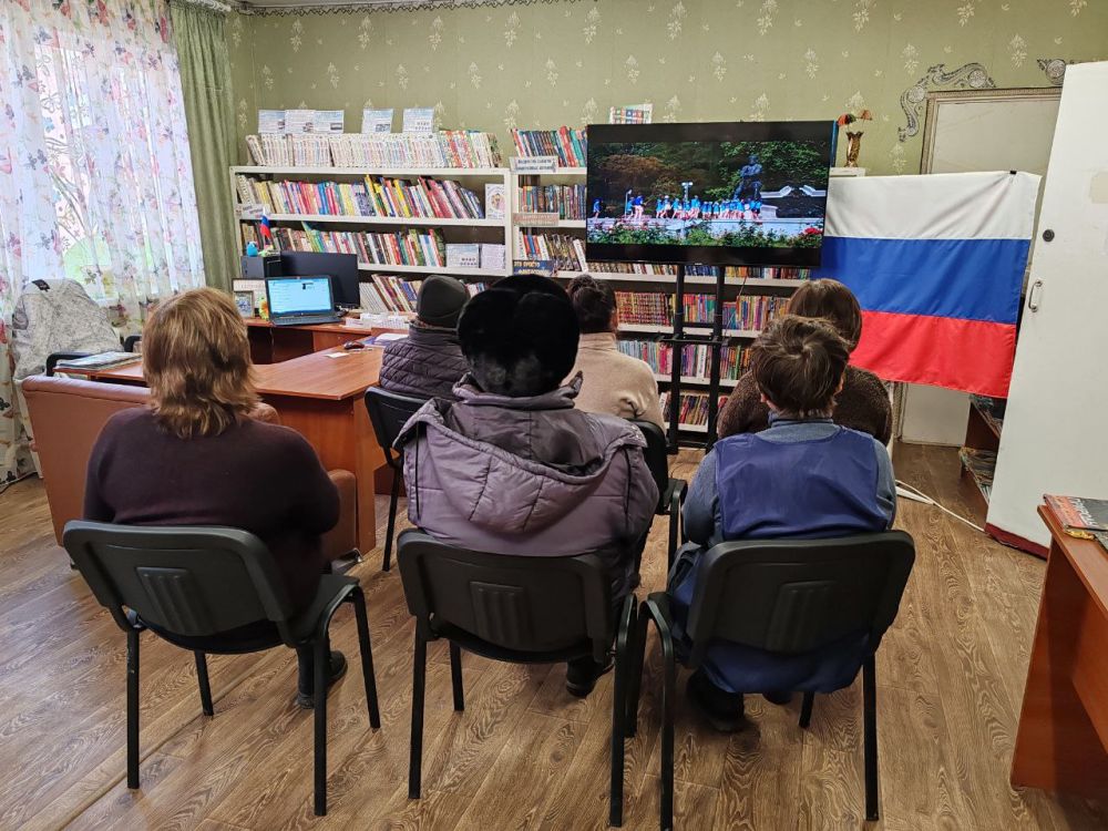 В Мироновской поселковой библиотеке состоялся просмотр документального фильма «Мы там, где нужны Родине» снятого при поддержке Министерства культуры Российской Федерации с использованием мультимедийного оборудования... В Мироновской поселковой библиотеке состоялся просмотр документального фильма «Мы там, где нужны Родине» снятого при поддержке Министерства культуры Российской Федерации с использованием мультимедийного оборудования...