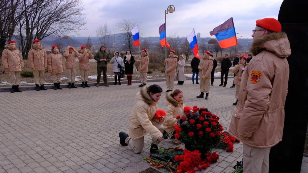 Память о нем останется навсегда Память о нем останется навсегда