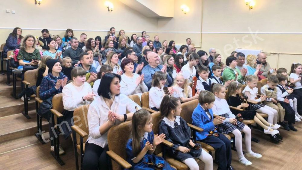Традиционно, в начале весны в Музыкальной школе № 1 им. Н. Леонтовича проводится концерт ансамблевой музыки Традиционно, в начале весны в Музыкальной школе № 1 им. Н. Леонтовича проводится концерт ансамблевой музыки