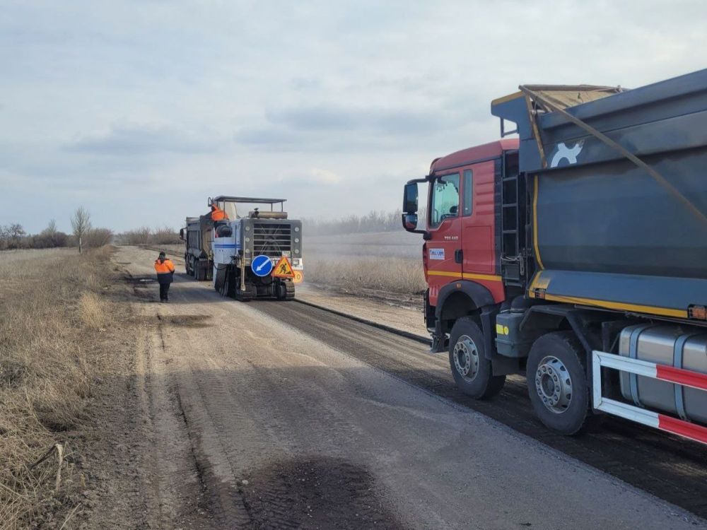 В Волновахском районе начался ремонт участка дороги Павловка-Петровское В Волновахском районе начался ремонт участка дороги Павловка-Петровское