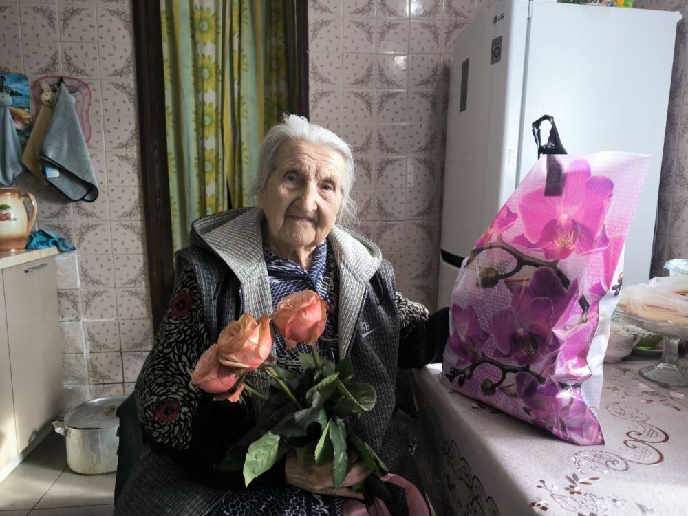 Сегодня, 5 марта, в преддверии прекрасного праздника – Международного женского дня 8 марта, руководитель Управы Ленинского внутригородского района Татьяна Темникова, депутат Донецкого городского совета Кирилл Рыбаков и... Сегодня, 5 марта, в преддверии прекрасного праздника – Международного женского дня 8 марта, руководитель Управы Ленинского внутригородского района Татьяна Темникова, депутат Донецкого городского совета Кирилл Рыбаков и...