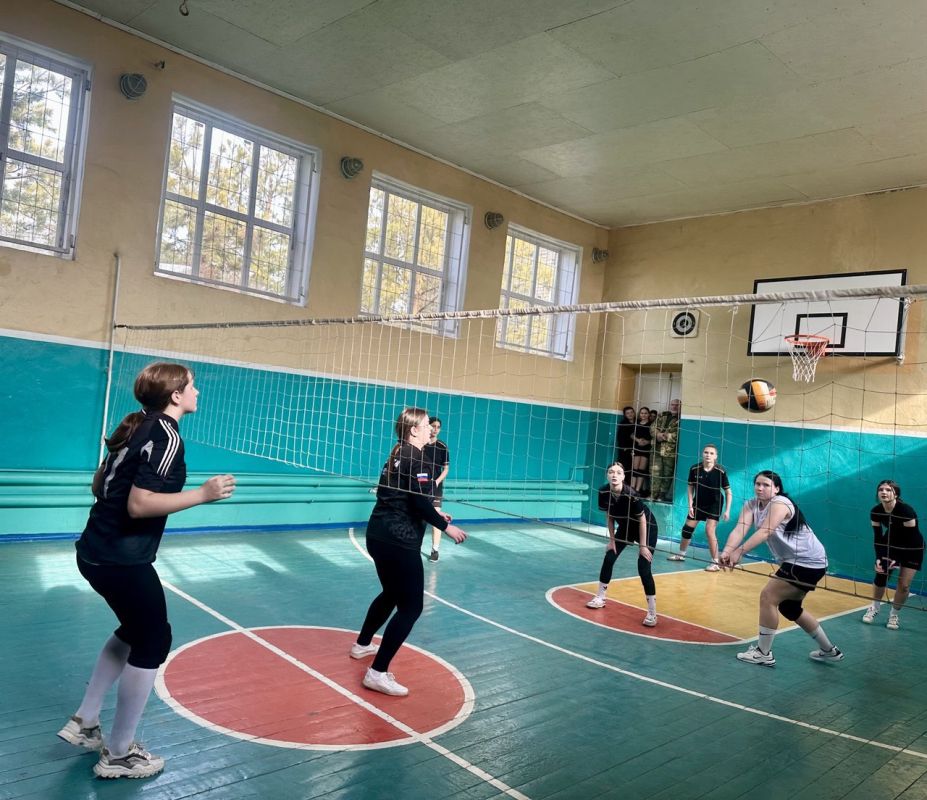С приходом весны расцветает не только природа, но и женская красота С приходом весны расцветает не только природа, но и женская красота
