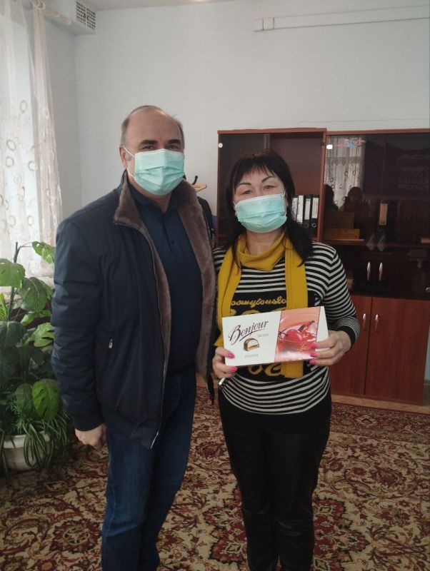 Александр Подгорный провёл выездной приём граждан в общественной приёмной «Единой России» Александр Подгорный провёл выездной приём граждан в общественной приёмной «Единой России»