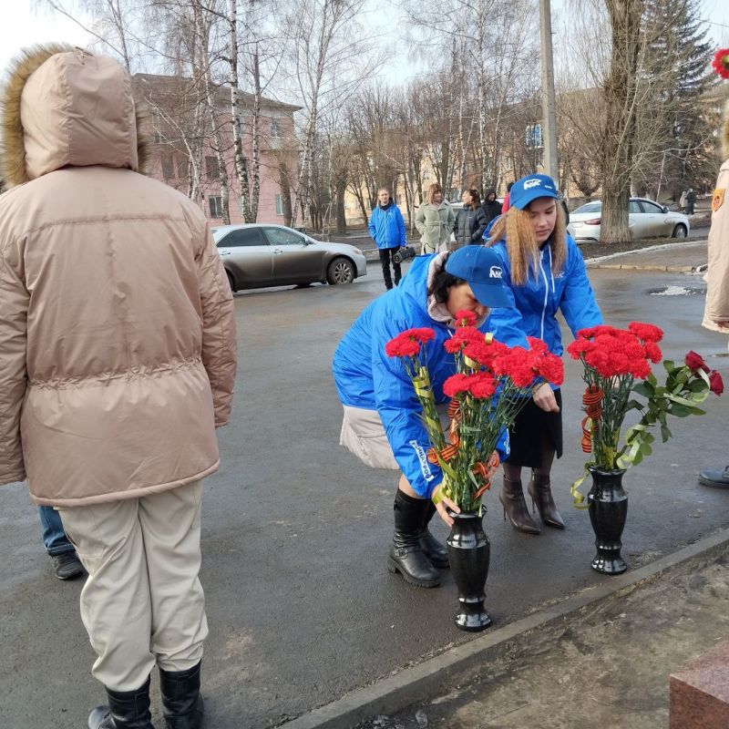Валентина Харлашка: Неукротим и бесконечен бег времени… Скорая смена событий и бешеный темп жизни торопят нас.… И только в особые дни мы задумываемся, оглядываемся назад и вспоминаем - сколько всего мы пережили..., молимся... Валентина Харлашка: Неукротим и бесконечен бег времени… Скорая смена событий и бешеный темп жизни торопят нас.… И только в особые дни мы задумываемся, оглядываемся назад и вспоминаем - сколько всего мы пережили..., молимся...