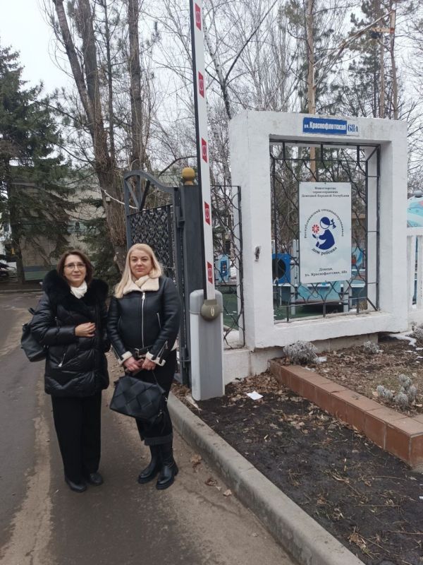 04.03.2025 г. Преподаватели факультета ресторанно-гостиничного бизнеса ФГБОУ ВО "ДОННУЭТ" посетили Республиканский специализированный дом ребенка и передали помощь собранную при проведении ярмарки Масленицы, приуроченной к... 04.03.2025 г. Преподаватели факультета ресторанно-гостиничного бизнеса ФГБОУ ВО "ДОННУЭТ" посетили Республиканский специализированный дом ребенка и передали помощь собранную при проведении ярмарки Масленицы, приуроченной к...