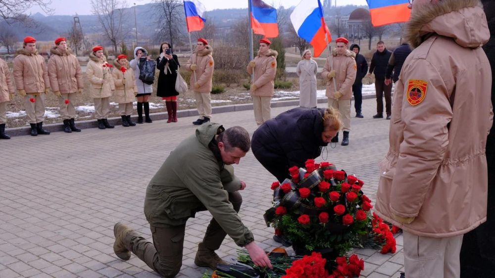 Память о нем останется навсегда Память о нем останется навсегда