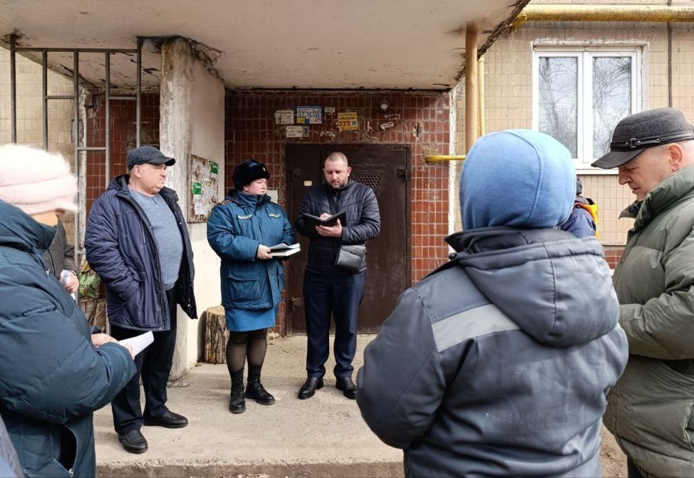 Продолжаются встречи с жителями Ленинского района города Донецка Продолжаются встречи с жителями Ленинского района города Донецка