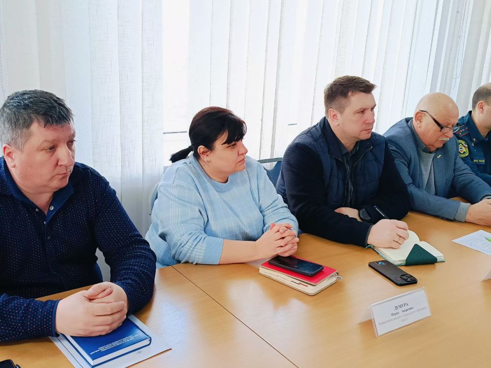 Виктория Жукова: Провела еженедельное аппаратное совещание с начальниками территориальных отделов, а также с представителями силовых структур Виктория Жукова: Провела еженедельное аппаратное совещание с начальниками территориальных отделов, а также с представителями силовых структур