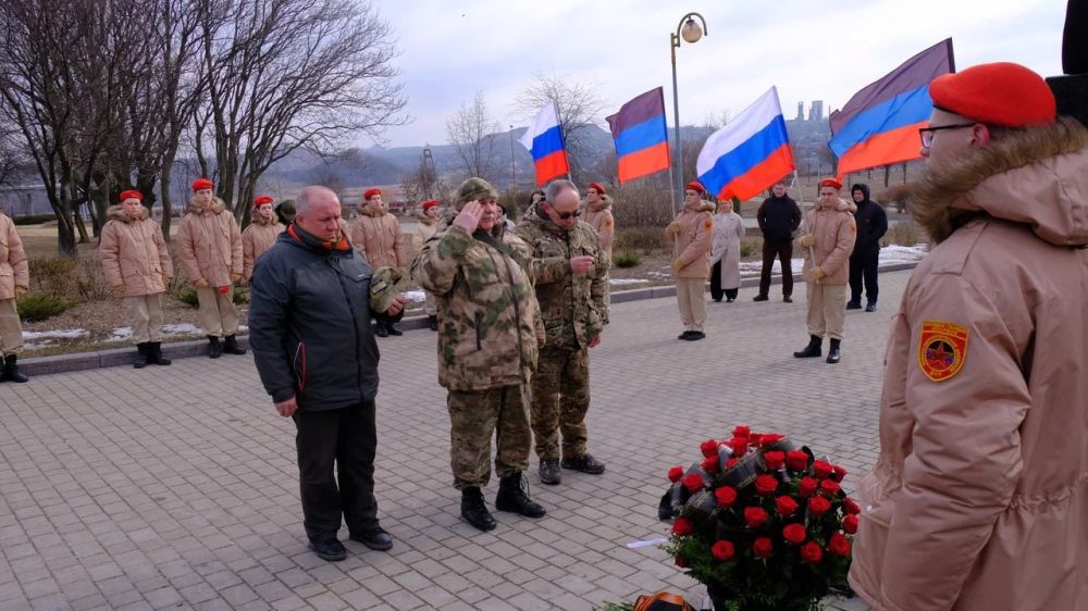 Память о нем останется навсегда Память о нем останется навсегда