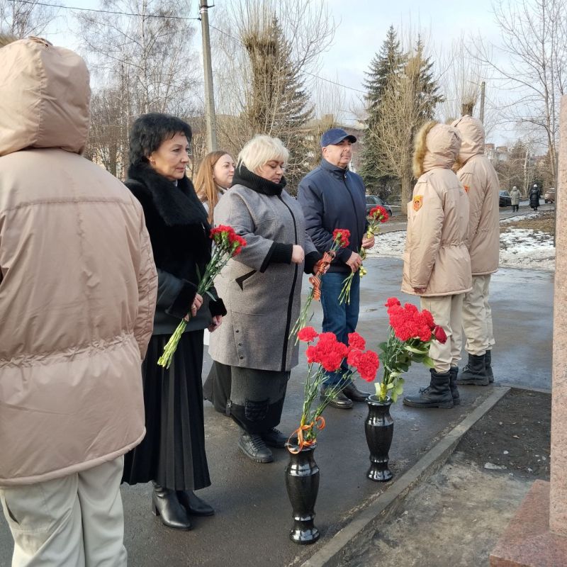 Валентина Харлашка: Неукротим и бесконечен бег времени… Скорая смена событий и бешеный темп жизни торопят нас.… И только в особые дни мы задумываемся, оглядываемся назад и вспоминаем - сколько всего мы пережили..., молимся... Валентина Харлашка: Неукротим и бесконечен бег времени… Скорая смена событий и бешеный темп жизни торопят нас.… И только в особые дни мы задумываемся, оглядываемся назад и вспоминаем - сколько всего мы пережили..., молимся...