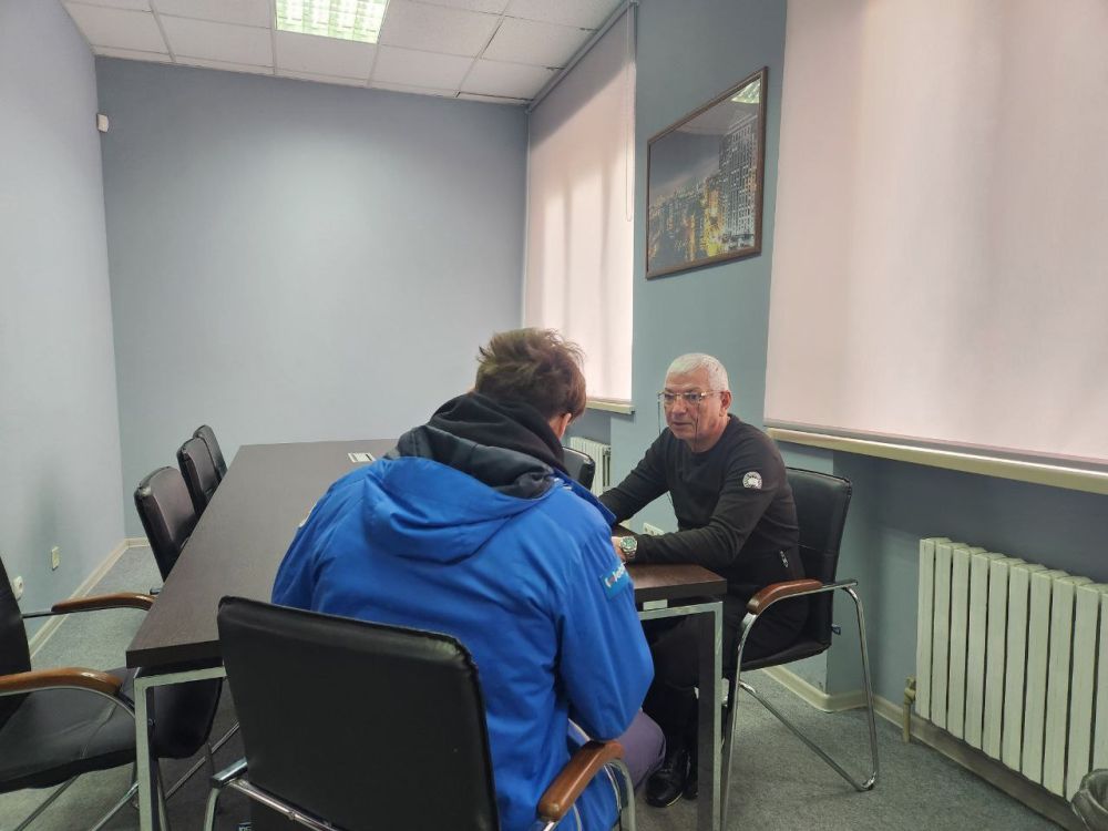 Роман Конев: Состоялся прием граждан депутатом Горловского городского совета Донецкой Народной Республики первого созыва Евгением Прокоповичем Роман Конев: Состоялся прием граждан депутатом Горловского городского совета Донецкой Народной Республики первого созыва Евгением Прокоповичем