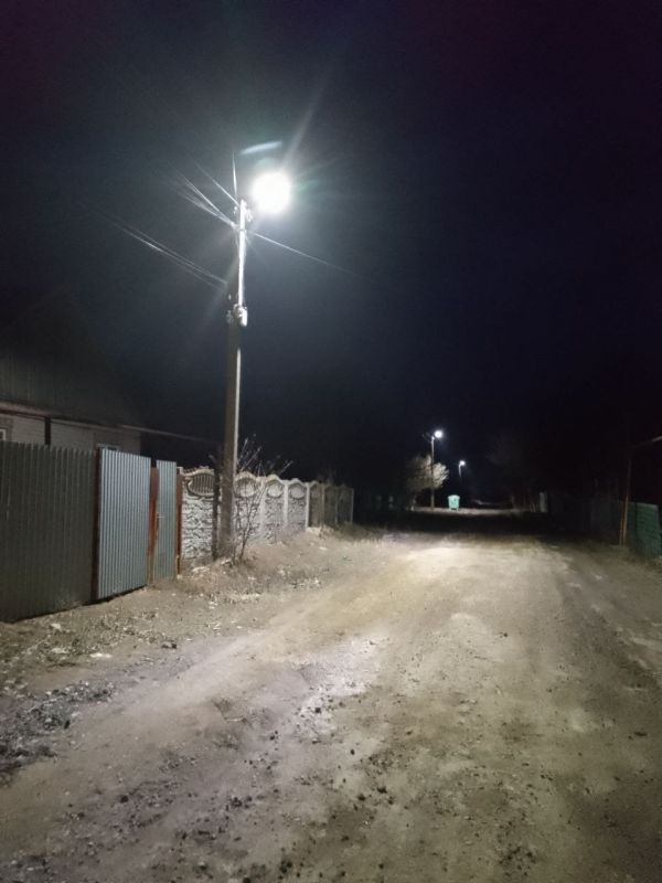 В ходе выездного приема, проводимого первым заместителем главы Администрации Володарского муниципального округа Д. В. Боровик, жители села Боевое поделились своей проблемой - отсутствие освещения по улицам Вишневая и Щорса... В ходе выездного приема, проводимого первым заместителем главы Администрации Володарского муниципального округа Д. В. Боровик, жители села Боевое поделились своей проблемой - отсутствие освещения по улицам Вишневая и Щорса...