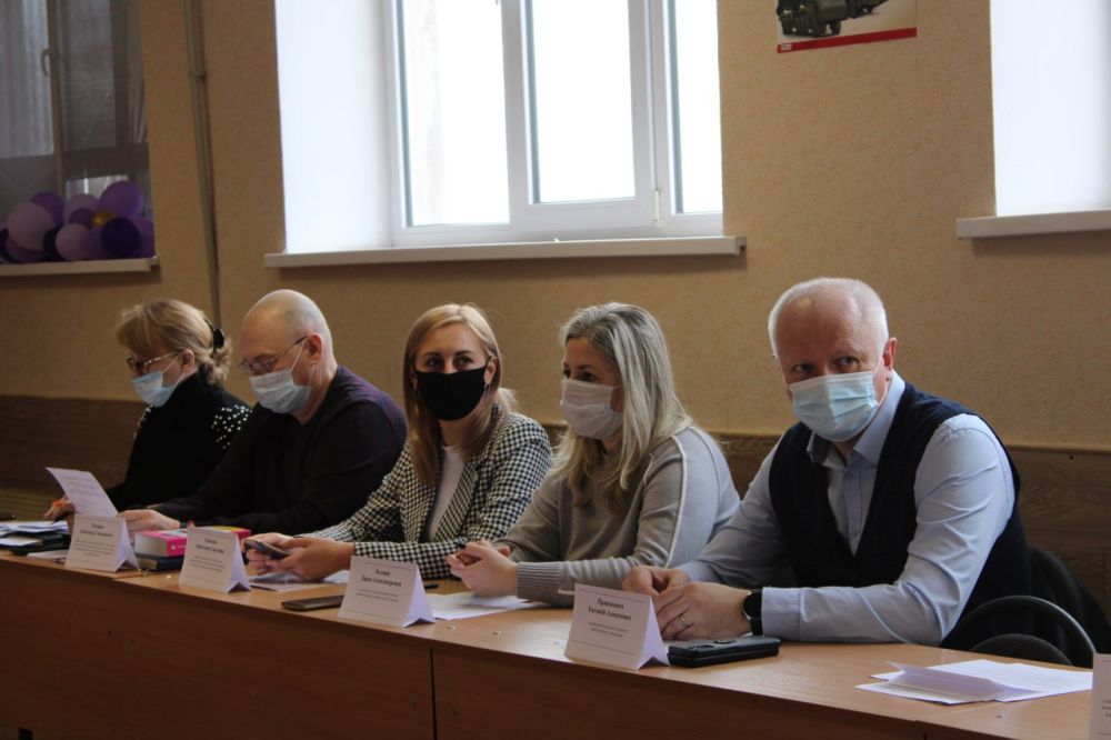 Состоялось заседание комиссии по делам несовершеннолетних и защите их прав администрации городского округа Горловка Состоялось заседание комиссии по делам несовершеннолетних и защите их прав администрации городского округа Горловка