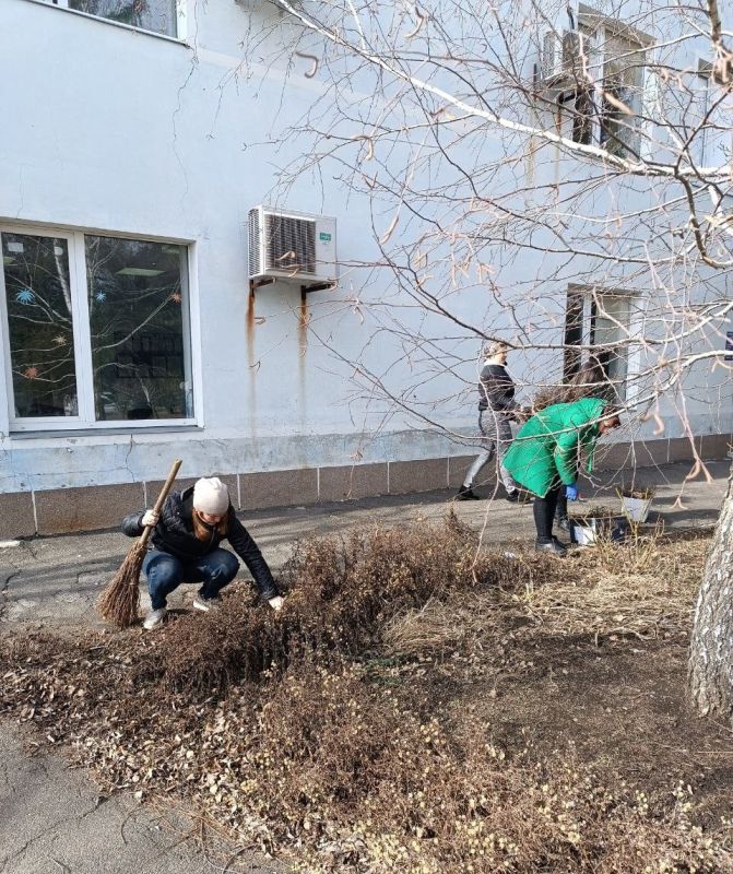 Еще фото с сегодняшнего субботника Еще фото с сегодняшнего субботника