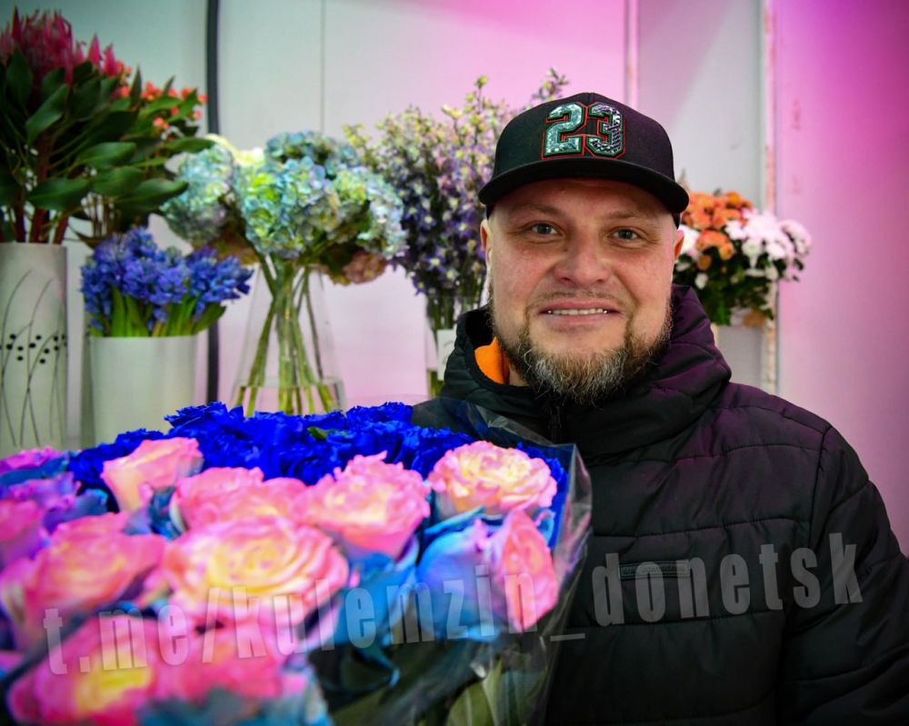 Мужчины Донецка готовятся к 8 Марта! Мужчины Донецка готовятся к 8 Марта!