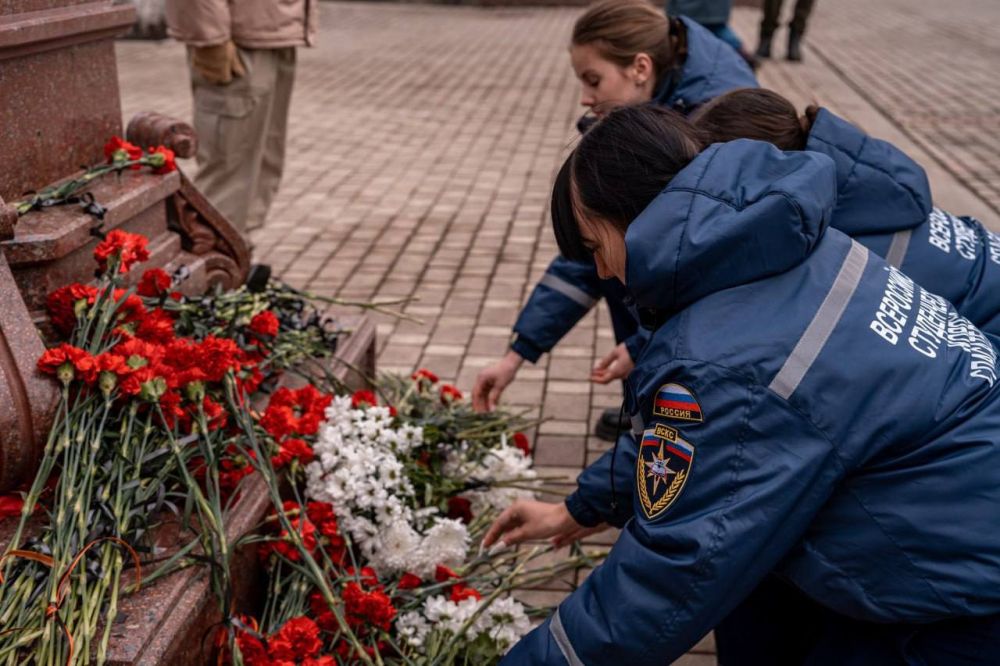 Артём Жога: Свой небольшой отпуск посвятил встречам с молодежью Донбасса Артём Жога: Свой небольшой отпуск посвятил встречам с молодежью Донбасса