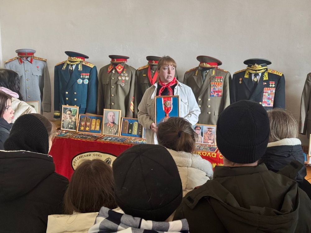 Уникальная экспозиция в Снежном -"Гордость и слава России с орденах и медалях" Уникальная экспозиция в Снежном -"Гордость и слава России с орденах и медалях"
