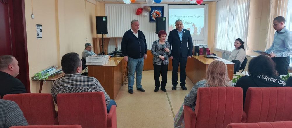 Юрий Будрин: Сегодня, 06.03.2025 года, в Управе Кировского внутригородского района Администрации городского округа Донецк ДНР прошло торжественное мероприятие посвященное приближающемуся празднику, 8 марта — Международный... Юрий Будрин: Сегодня, 06.03.2025 года, в Управе Кировского внутригородского района Администрации городского округа Донецк ДНР прошло торжественное мероприятие посвященное приближающемуся празднику, 8 марта — Международный...